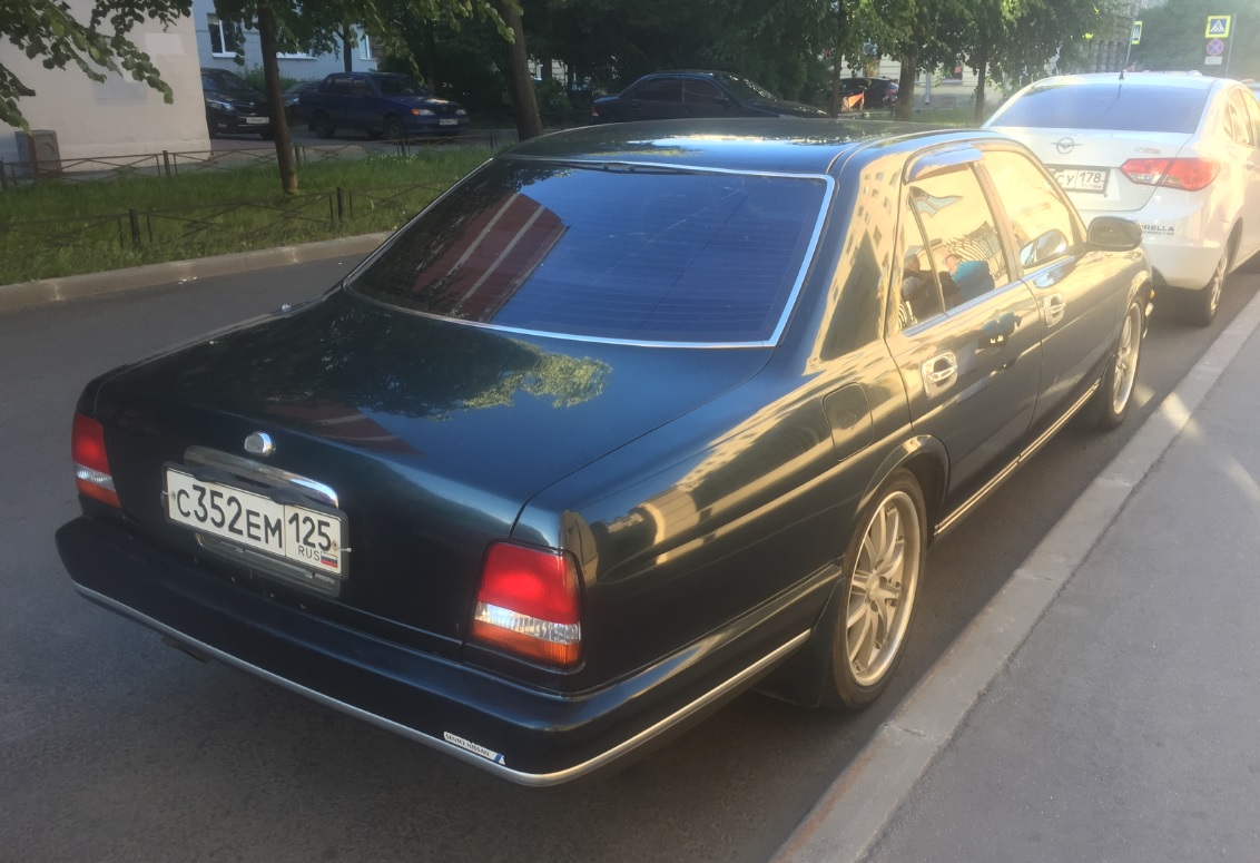 Nissan Cima Y32 2.jpg